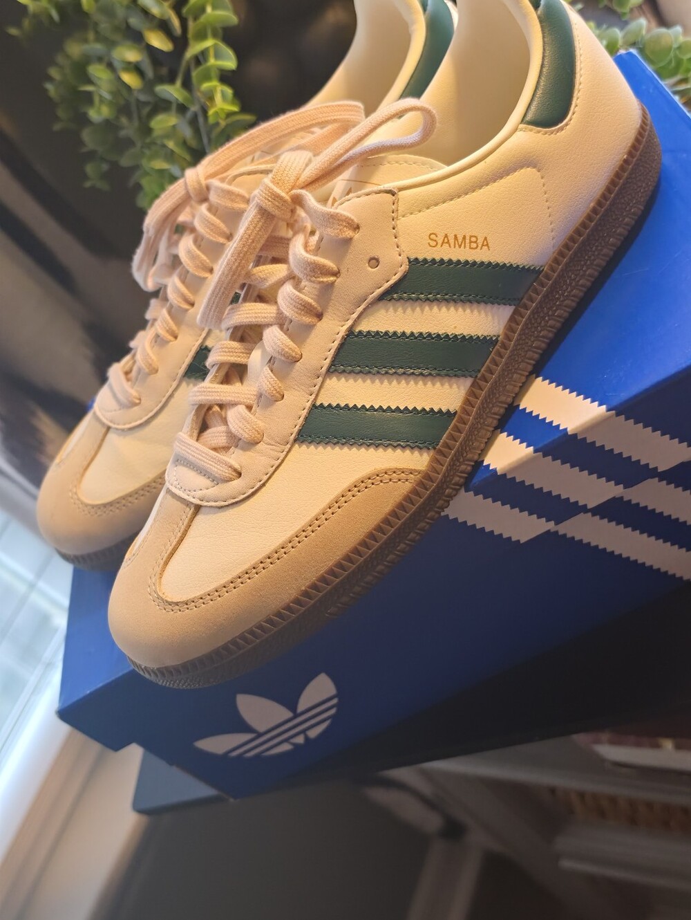 Green ADIDAS Sambras - Picture 4 of 5